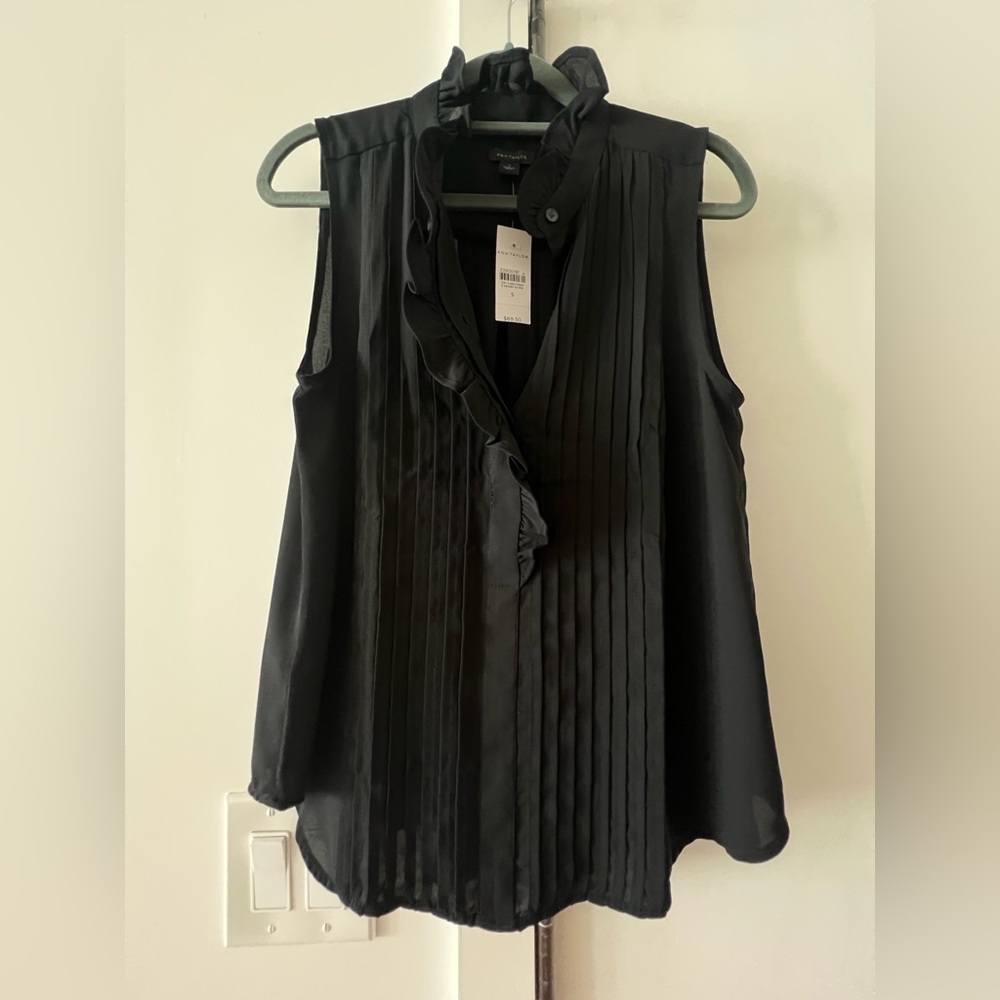 Ann Taylor sleeveless black top - NWT